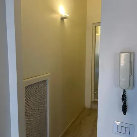 Cappuccini House Apartment Rome