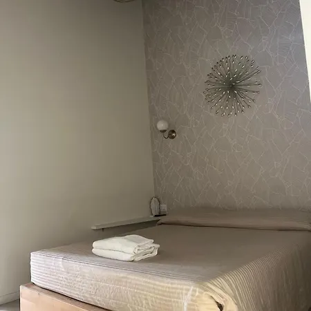 Cappuccini House Apartment Rome